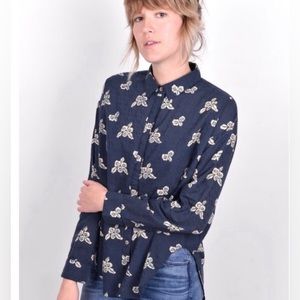 Voloshin Button Up Navy Print Shirt in Size Large